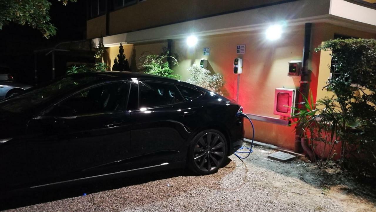 Hotel AB Baretta Legnaro Exteriör bild